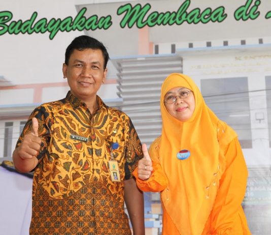 Khanis Selasih penulis puisi